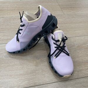 On Cloud Running shoes (nwot)